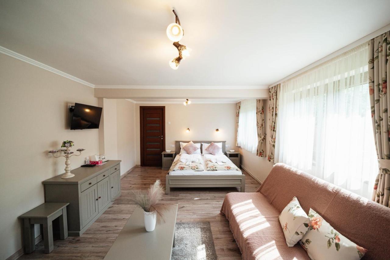 Ven Diofa Bed & Breakfast Sub Cetate Exterior photo