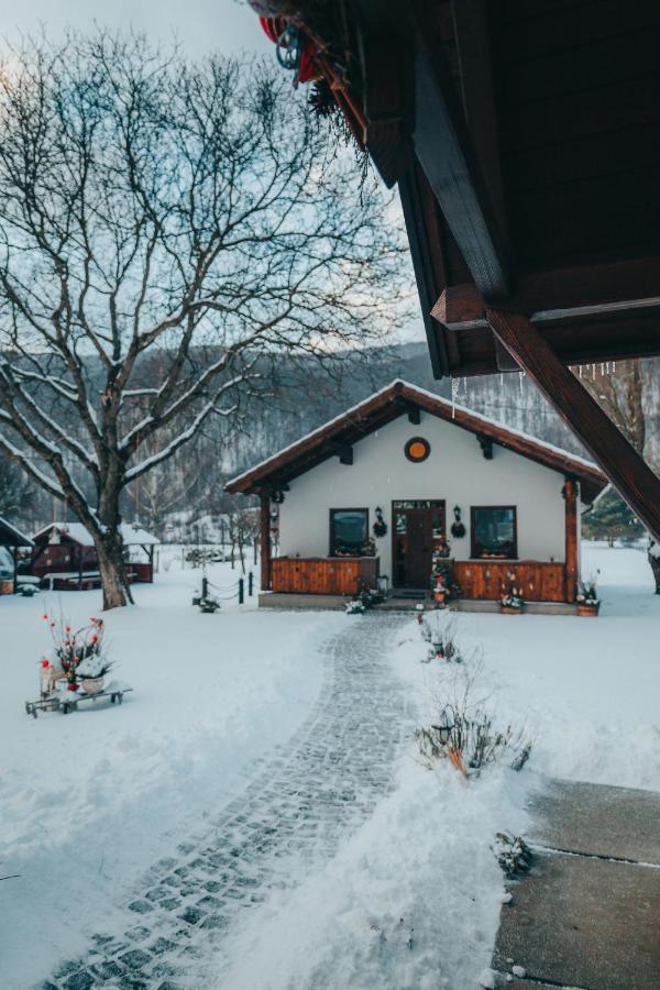 Ven Diofa Bed & Breakfast Sub Cetate Exterior photo